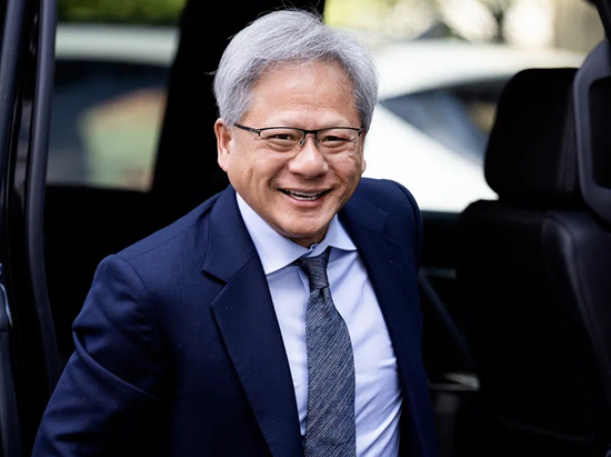 富旺配资 黄仁勋敏感时期来华的信号背后的信号