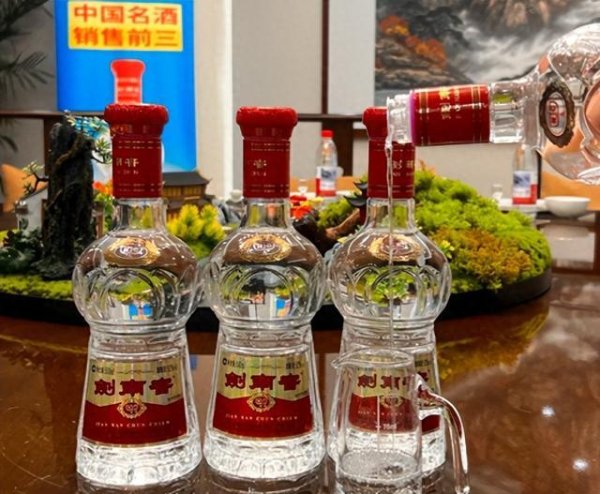 倍选网 在江苏，一年卖了30个亿，不是洋河、今世缘，而是四川一白酒